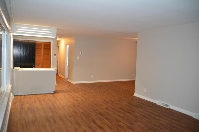 Foto del edificio - 5005 Northbend Rd