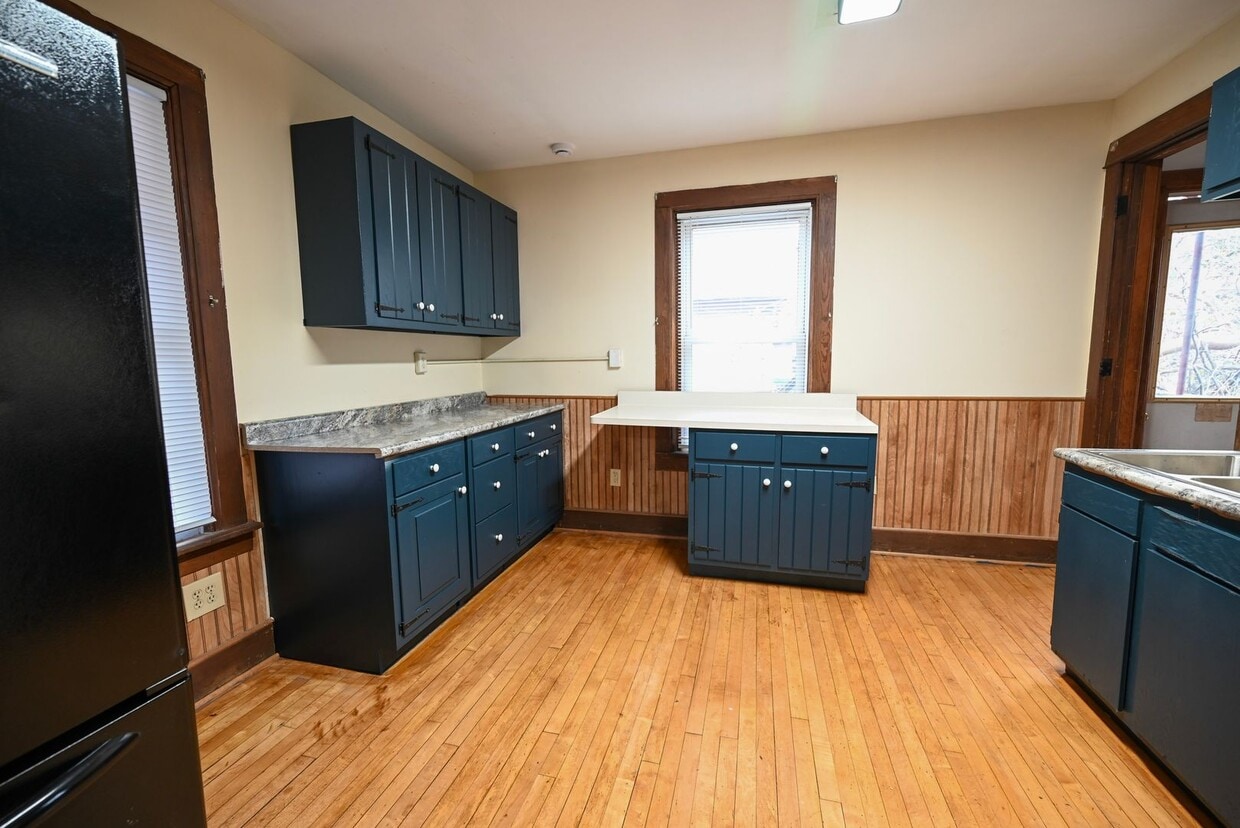 Foto principal - 405-407 W Main St - Duplex