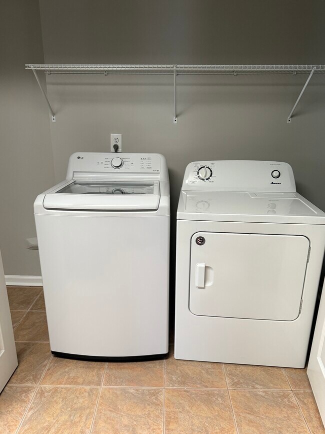Lavadora y secadora incluidas - 4283 Parkview Ct