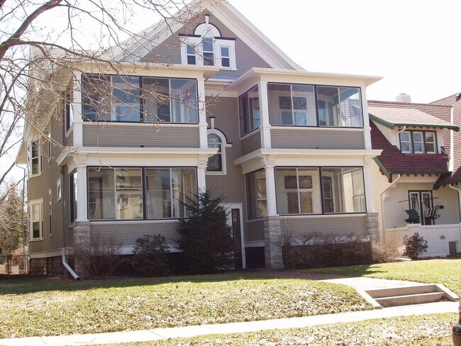 Building Photo - 1032 Portland Ave