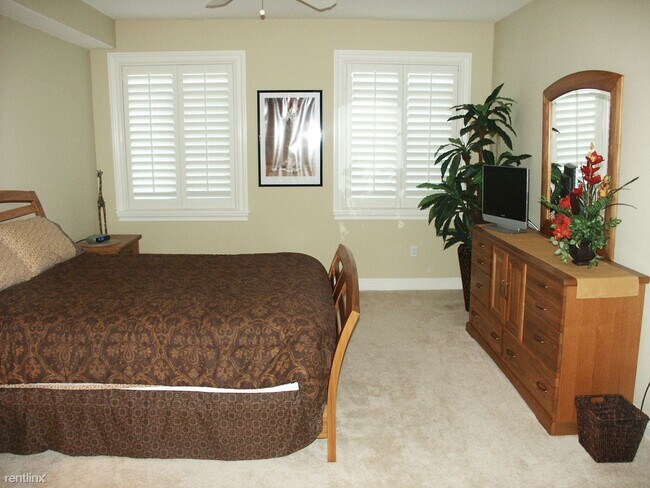 Building Photo - 2 br, 2 bath  - Waterside