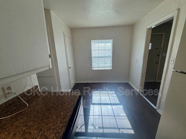 Foto del edificio - 717 SE 27th St