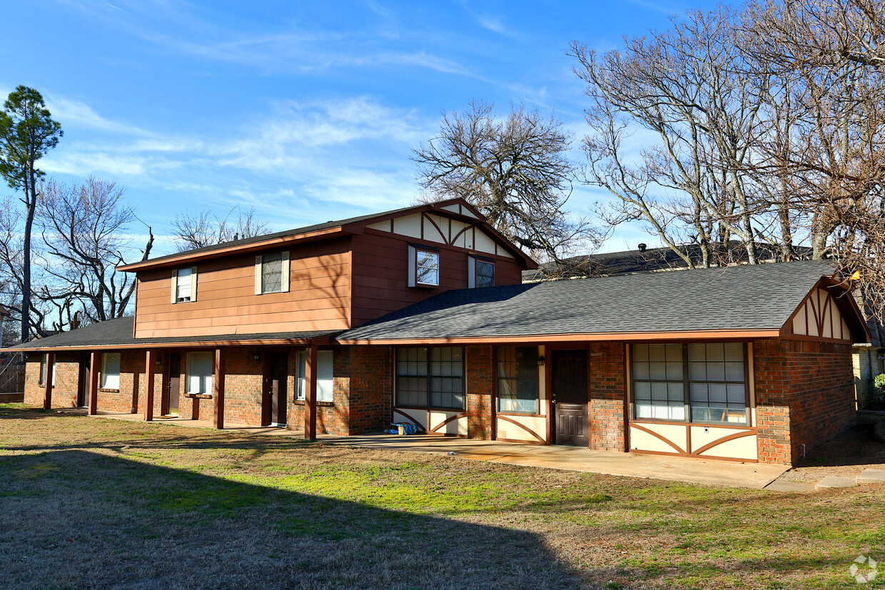 Building Photo - Chalet Apartments