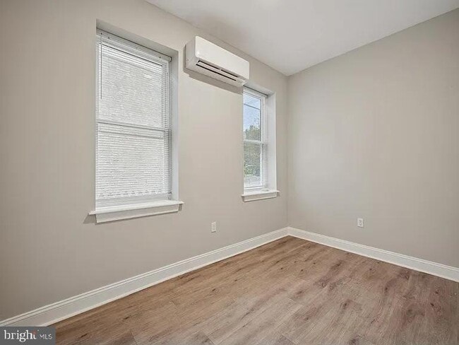 Foto del edificio - 1236 W Airdrie St