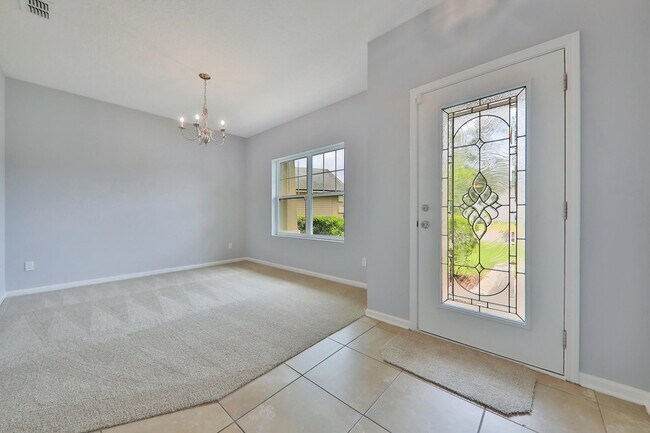 Building Photo - 15708 Canoe Creek Dr