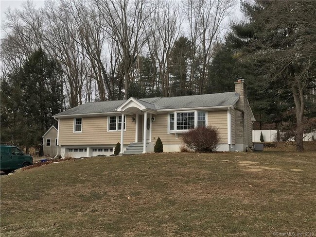 Building Photo - 806 Riverside Dr