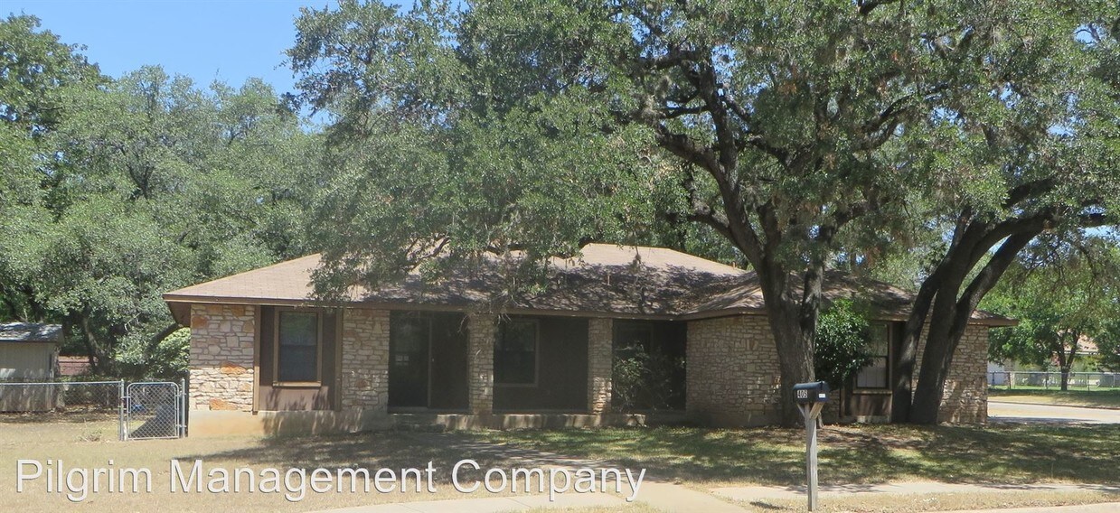 Primary Photo - 3 br, 2 bath House - 405 Lakeway Drive