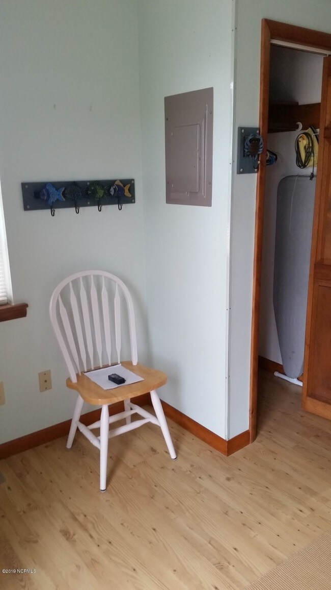 Building Photo - 102B Windward Dr