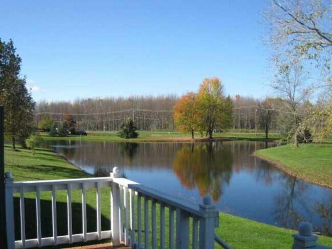 Building Photo - 3 bedroom in East Syracuse NY 13057