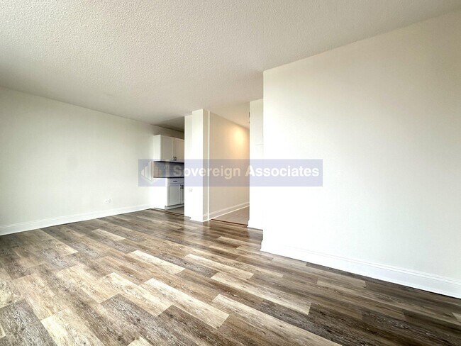 Foto del edificio - 3333 Broadway