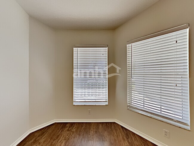 Foto del edificio - 312 116th St E