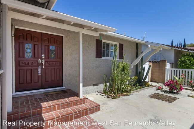 Building Photo - 4 br, 3 bath House - 22459 Covello St.