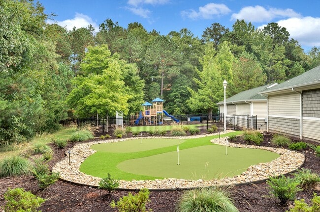 Foto del edificio - Rivermont Crossing Townhomes & Apartments