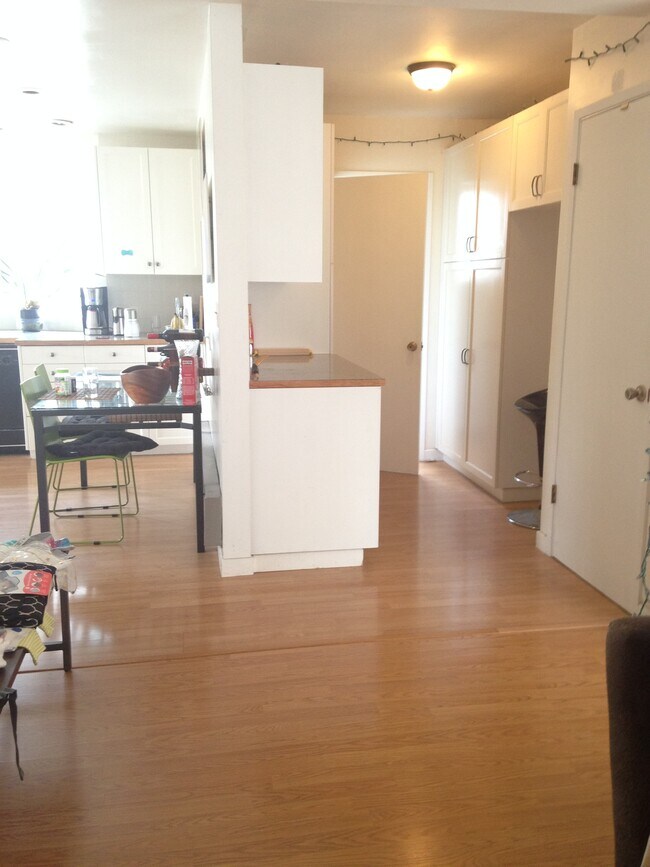 Foto del edificio - 5536 Canfield Pl N