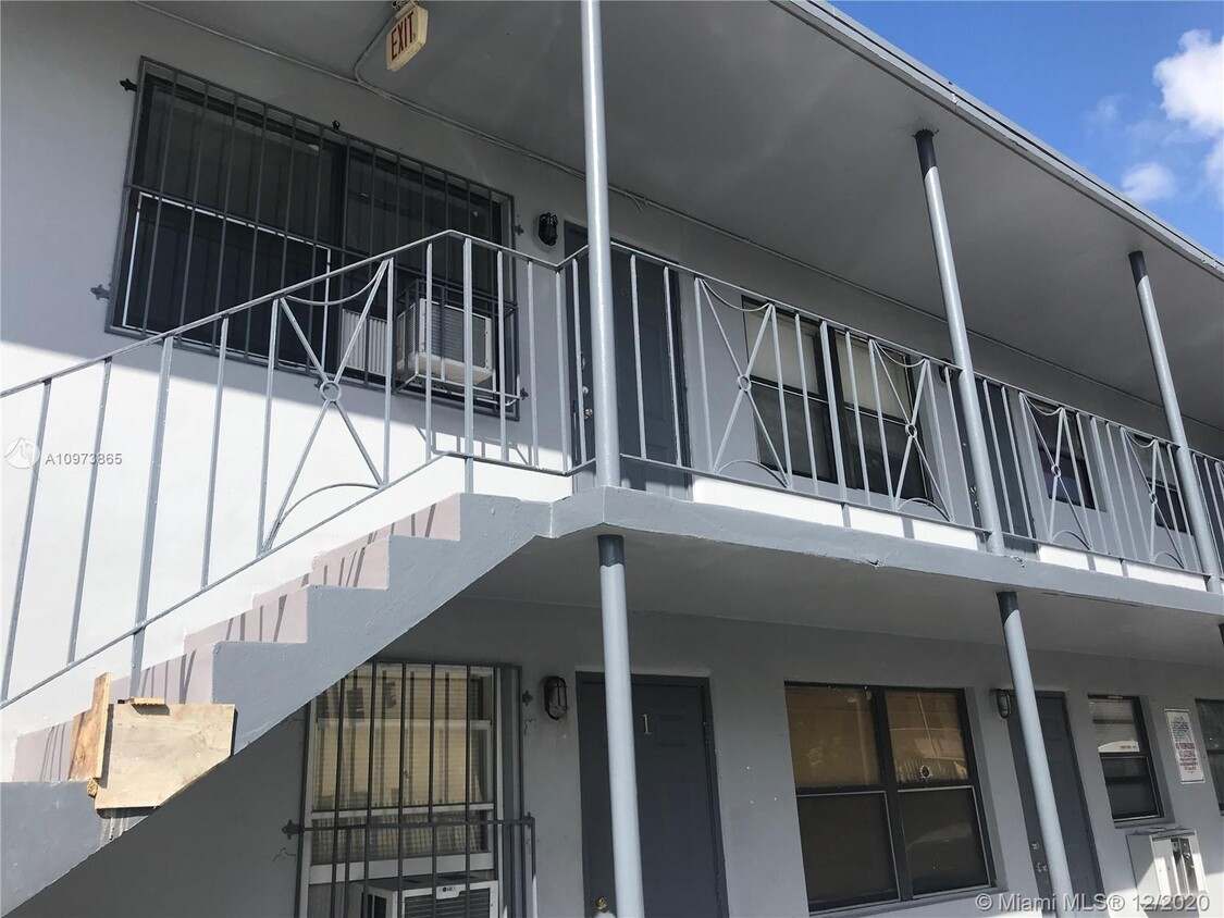 Building Photo - 1210 NW 2nd Ave