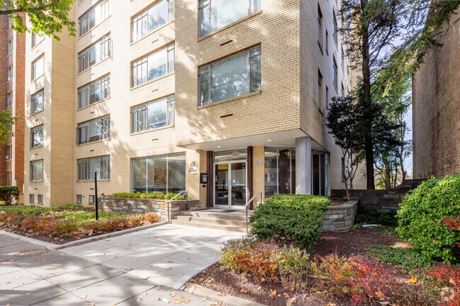 Entrance - The Elaine Apartments