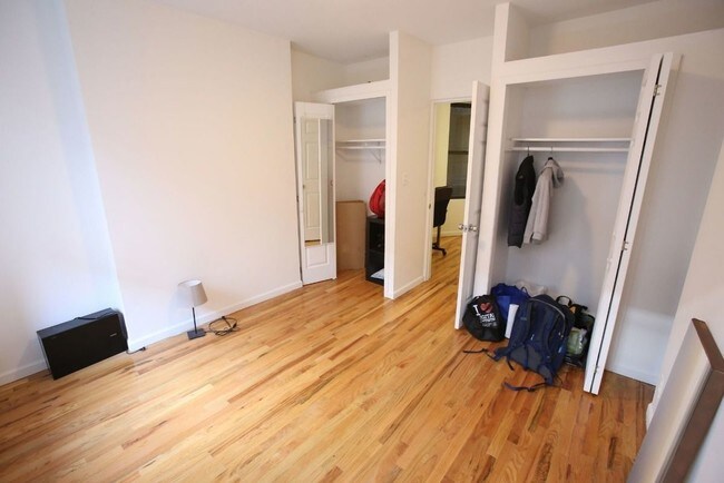 Foto del edificio - 240 W 15th St