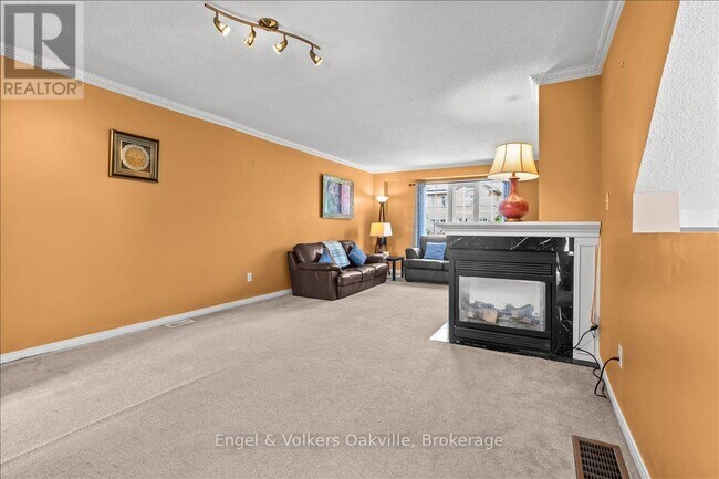 Building Photo - 2561 Gill Crescent