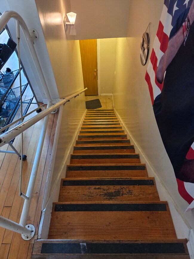 Foto del edificio - 3322 N Downer Ave