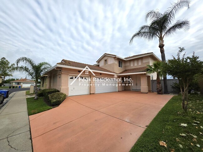 Foto del edificio - Spacious 4bd/3ba Elk Grove Home-Lake Front!