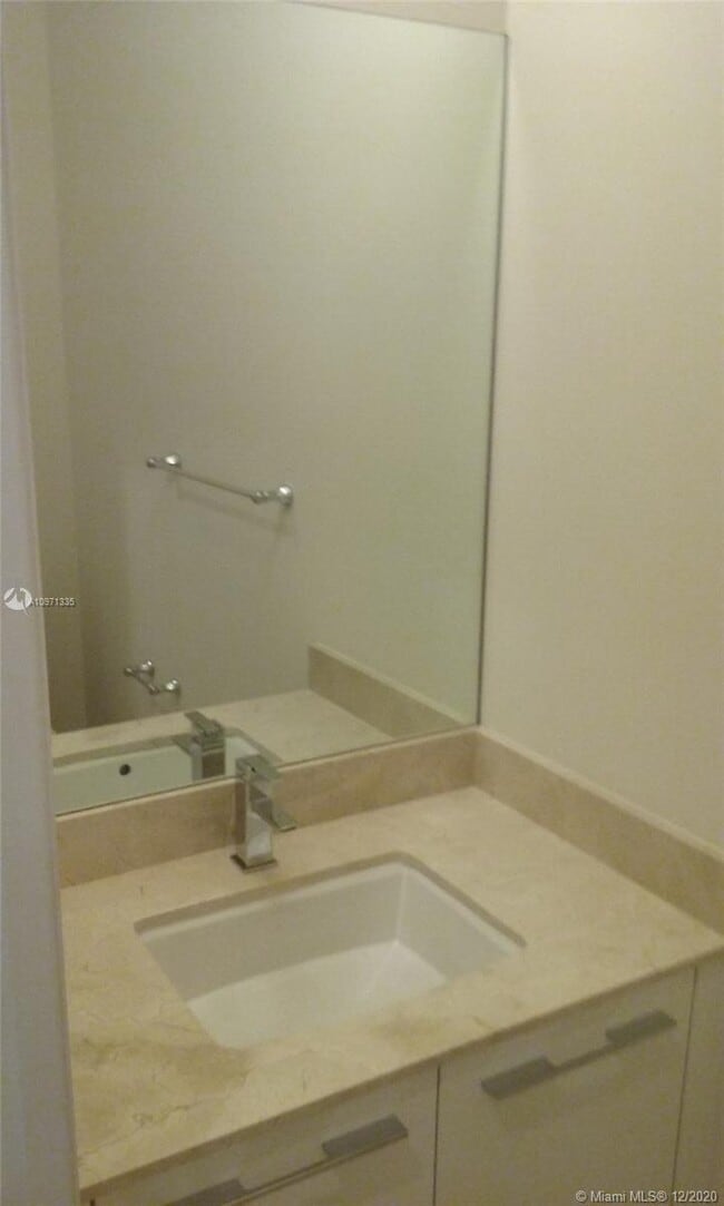 Building Photo - 8458 NW 52nd St 8458 Doral Fl 33166