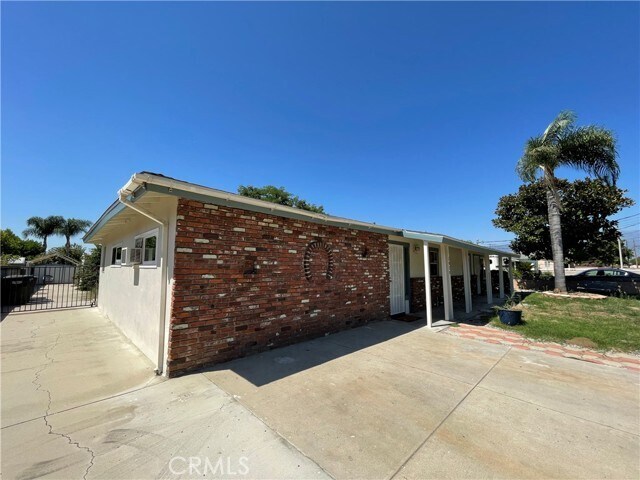 Foto del edificio - 2020 S Oaks Ave