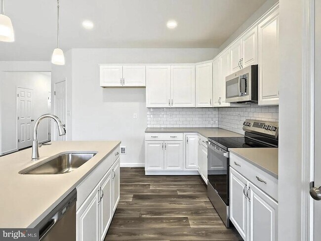 Foto del edificio - 7884 Briarwood Dr