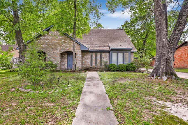 Building Photo - 2130 Lake Hills Dr