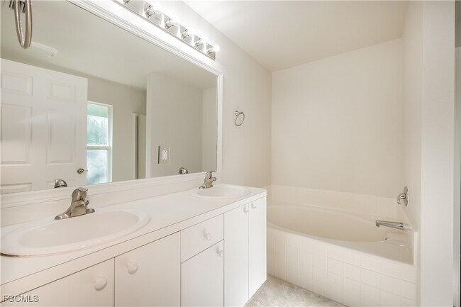 Building Photo - 4683 Oakley Rd