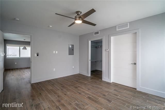 Foto del edificio - 1 br, 1 bath  - 1501 Michigan Ave Apt 9