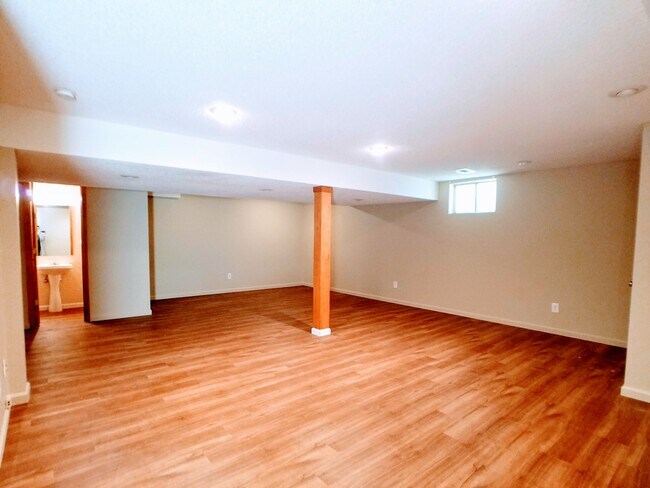 Building Photo - 12128 Sagamore Rd