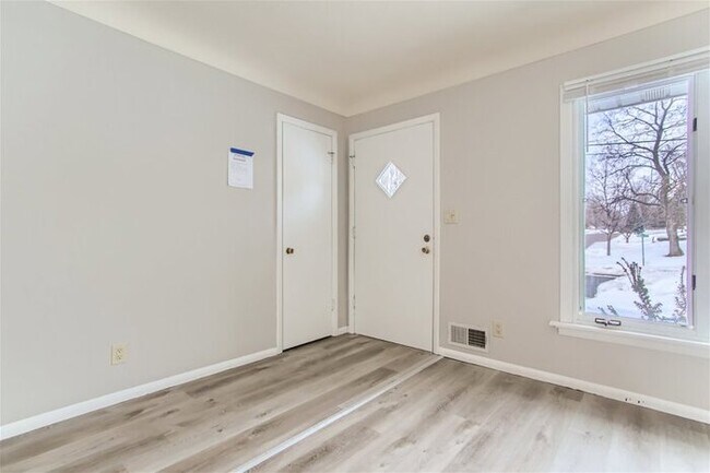 Building Photo - 129 E 68Th Street, Richfield, MN, 55423