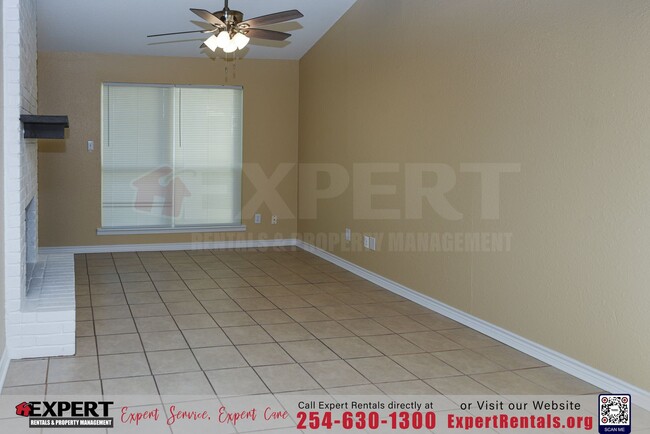 Foto del edificio - 1235 Royal Crest Dr