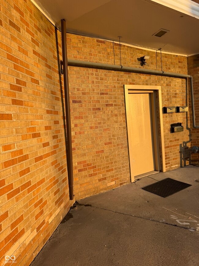 Foto del edificio - 3015 S Holt Rd