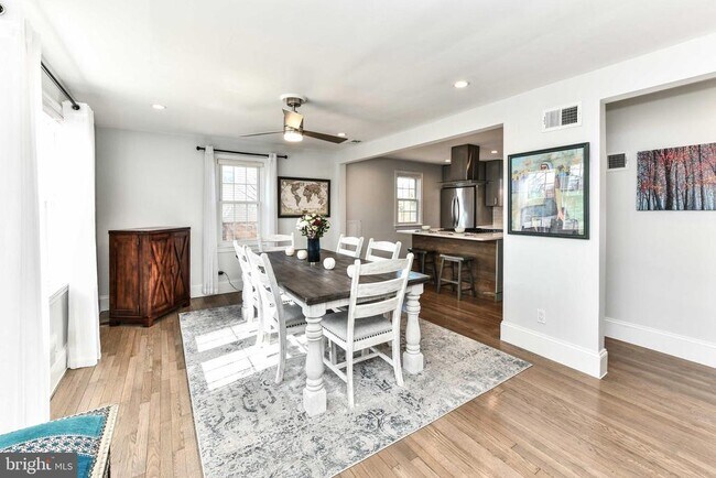 Foto del edificio - 7308 Poplar Ct