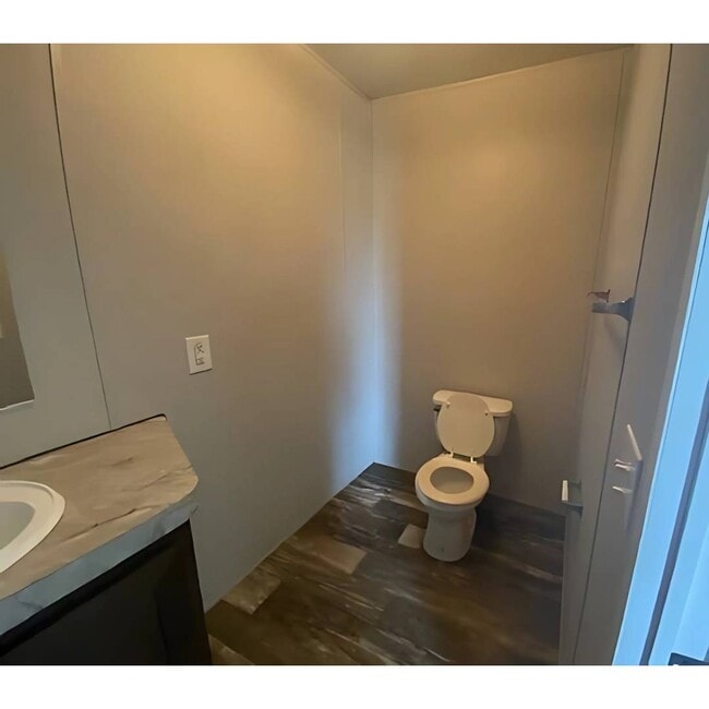 Building Photo - 1516 Nancys Dr