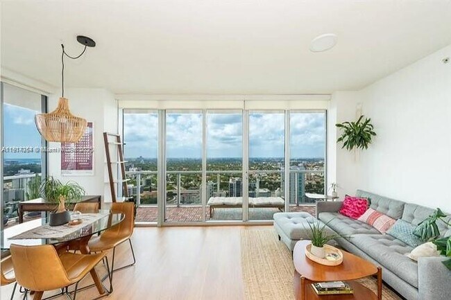 Foto del edificio - 79 SW 12th St