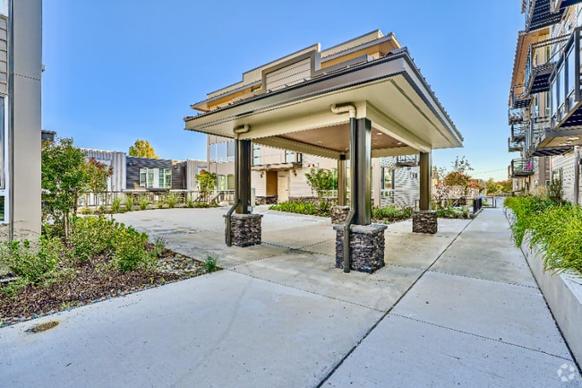 Building Photo - 2330 Yakima Ct