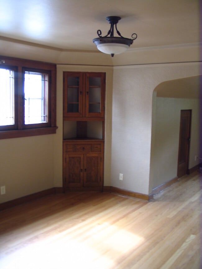 Building Photo - 6424 W Wright St