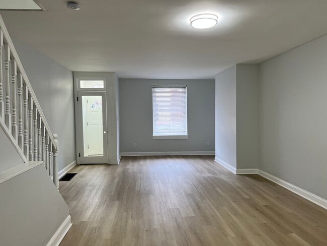 Spacious 3bed/1.5bath rehabbed House! Section 8 Only - Spacious 3bed/1.5bath rehabbed House! Section 8 Only