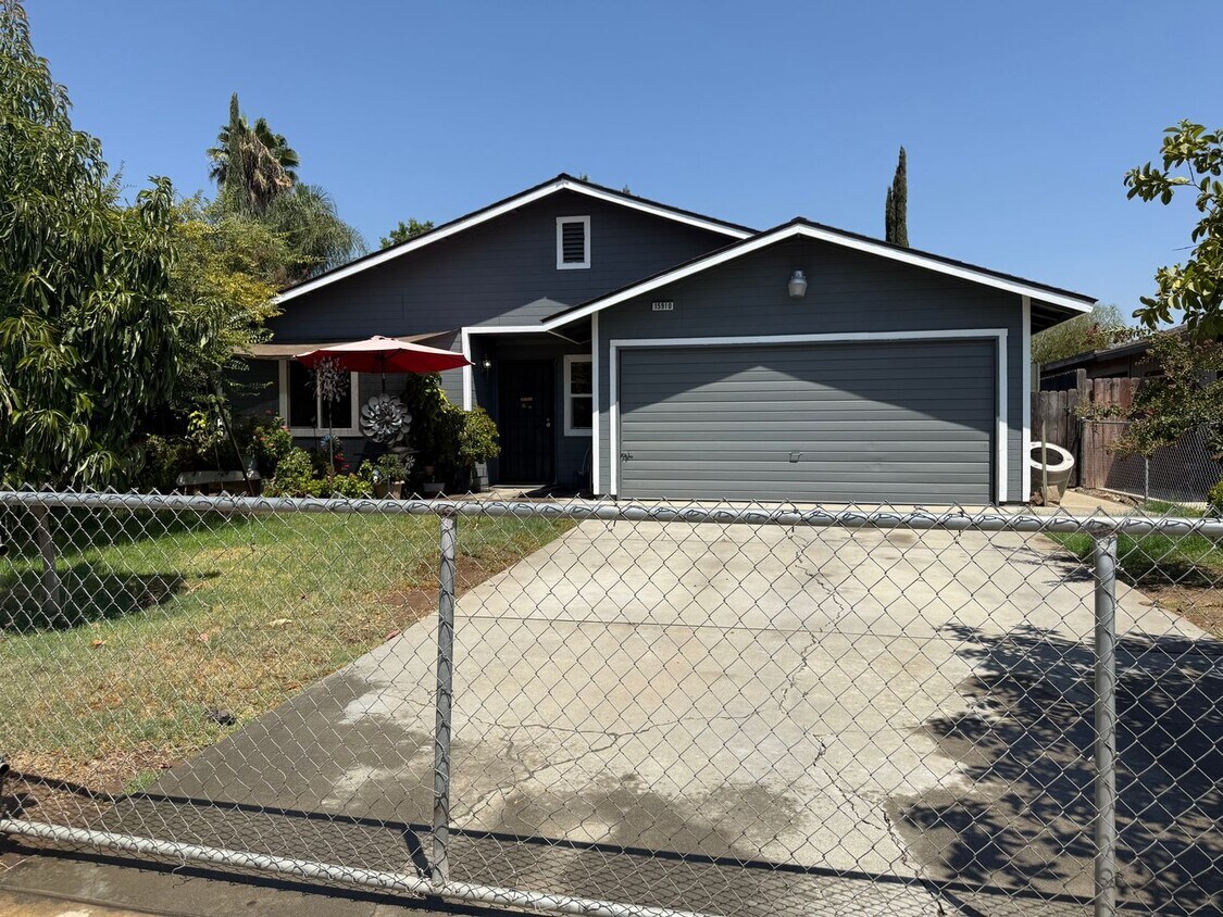 Foto principal - Charming home coming soon, pet friendly!