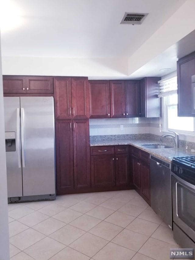 Building Photo - 3 bedroom in Garfield NJ 07026