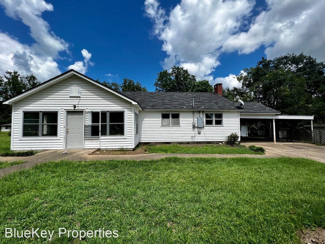 3 br, 2 bath House 1416 Park St House Rental in Troy, AL