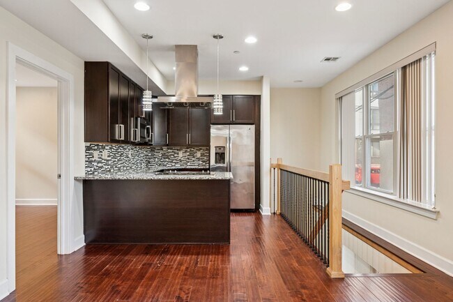 Foto del edificio - Bright 2 bed 2 bath available now