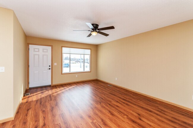 Roomy and bright living room - 211 S Cottonwood St