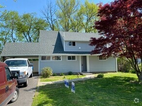 Building Photo - 73 Whitewood Dr