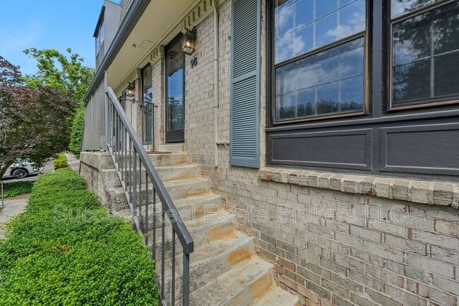 Building Photo - 98 La Rue Pl NW