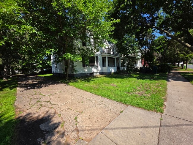 Building Photo - 1812 Kendall St