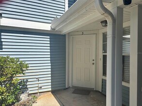 Building Photo - 4813 Coachmans Dr