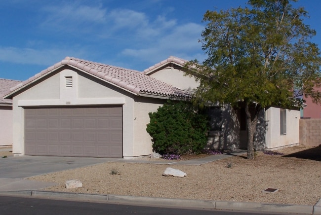 Building Photo - 16925 N 157th Ave